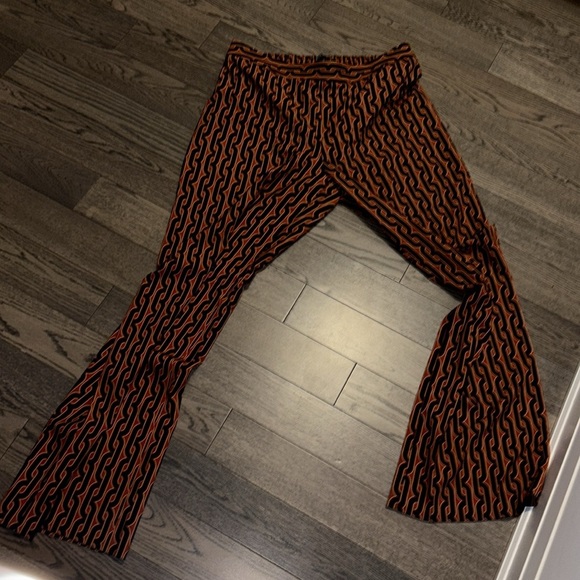 Stylish Black and Orange monogram Patterned women Pants - Picture 14 of 17
